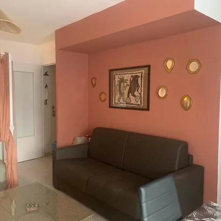 Au Calme Et Proche De Appartement Fréjus