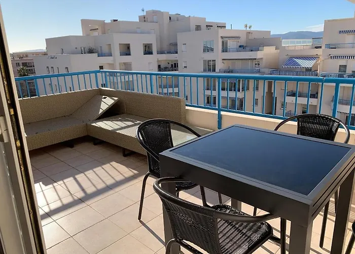 Διαμέρισμα Au Calme Et Proche De Fréjus